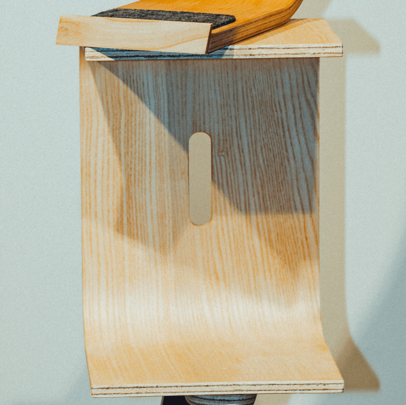 Kinderhocker Curved – Bild 2